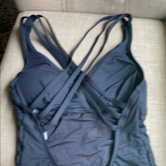 La Blanca Tummy Control Swimsuit - Picture 5 of 10